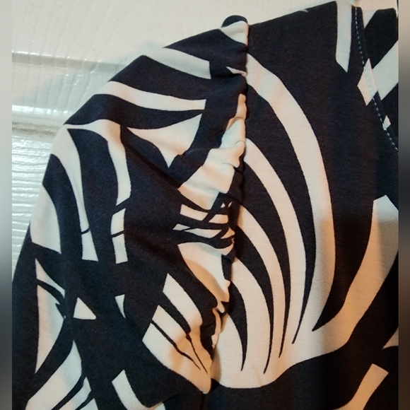 Worthington 3/4 sleeve top - Picture 3 of 4